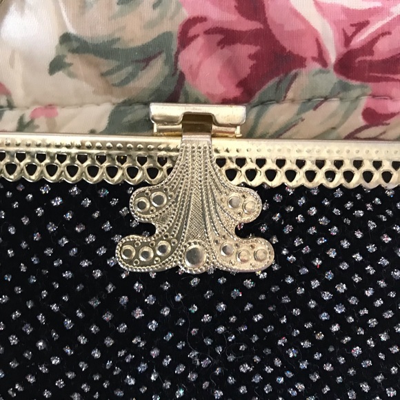 Gorgeous Art Deco Black Vintage Velvet Clutch  / Evening Purse With Gold Chain - Picture 6 of 9